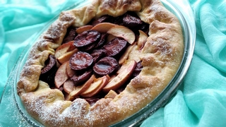 ˇŠvestkový a jablečný koláč – recept 