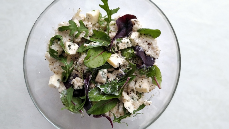 Salát quinoa s nivou – alternativa k těstovinám 